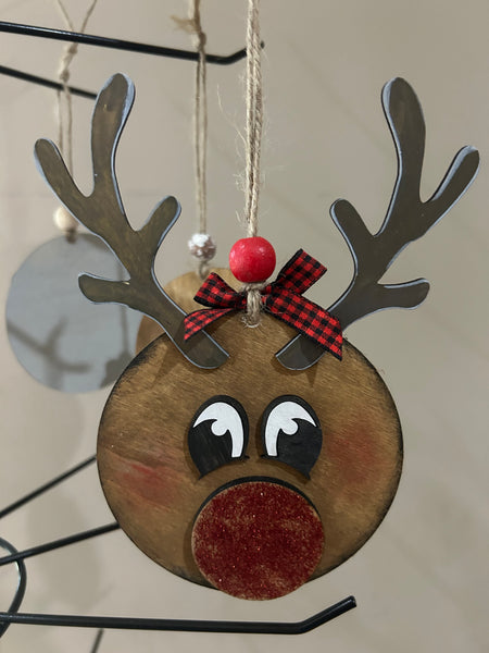 HAND PAINTED WOOD ORNAMENT OR WOOD  KIT